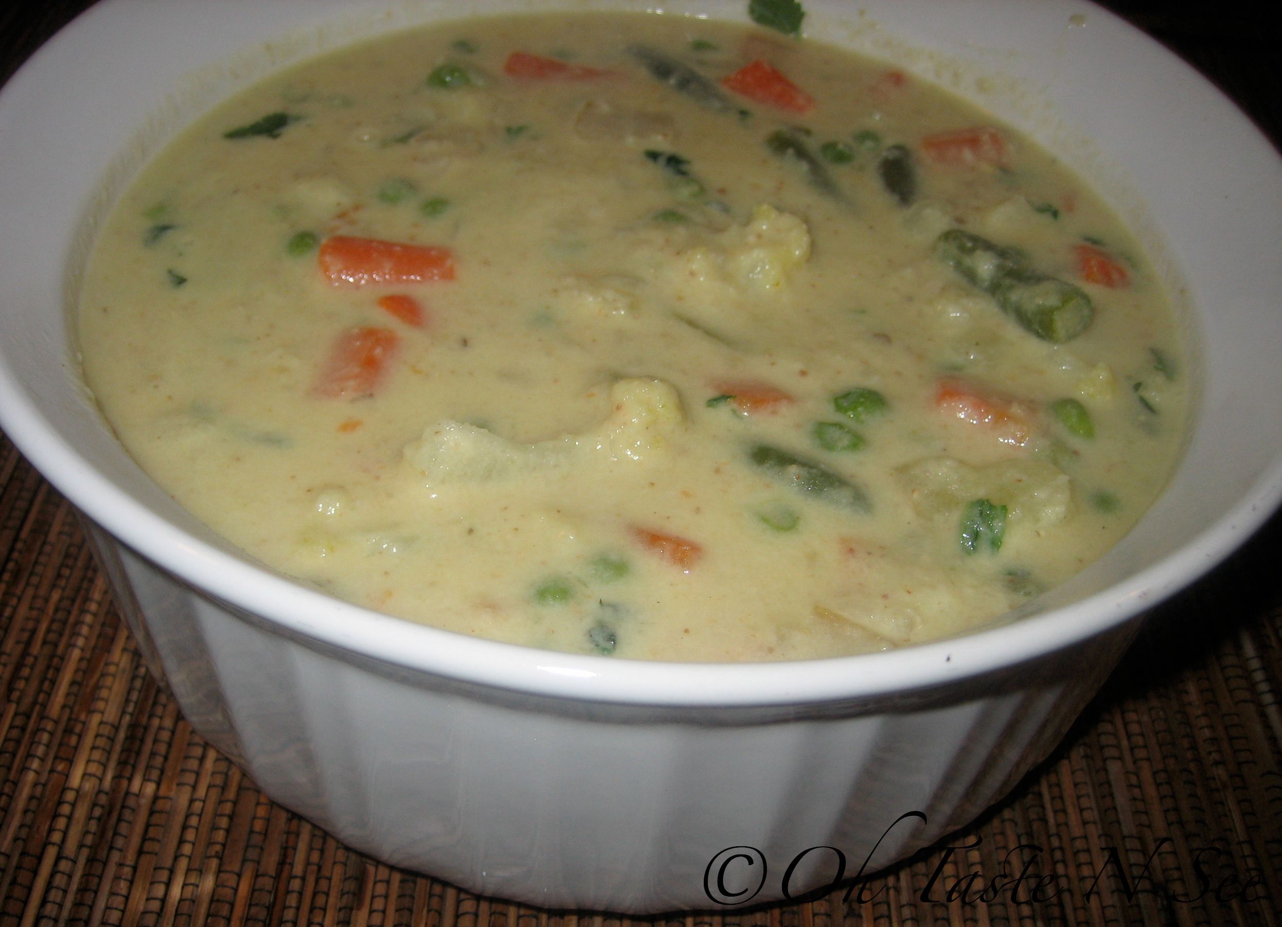 Vellai Kurma/White Vegetable Korma