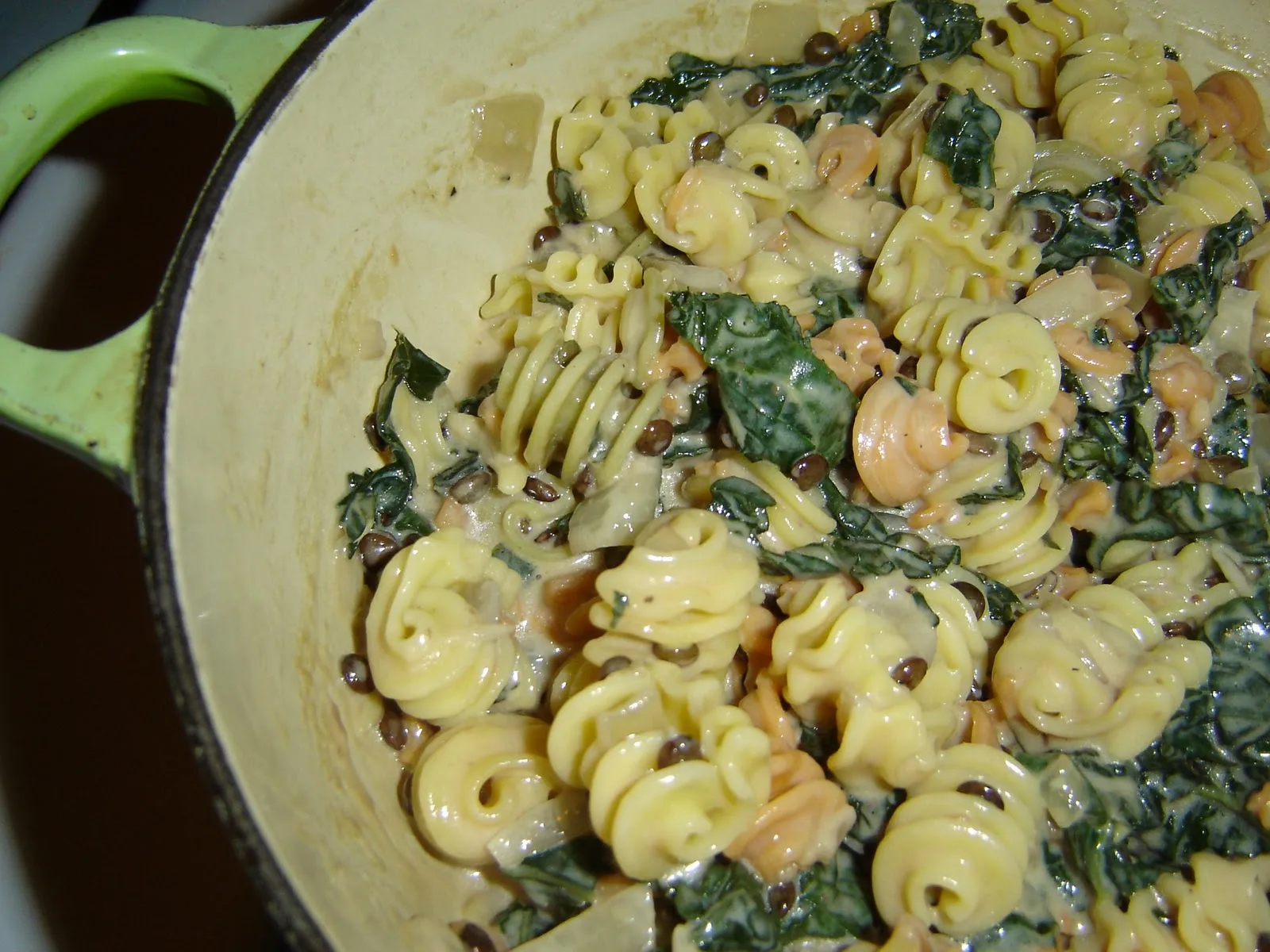 Corkscrews with lentil and kale