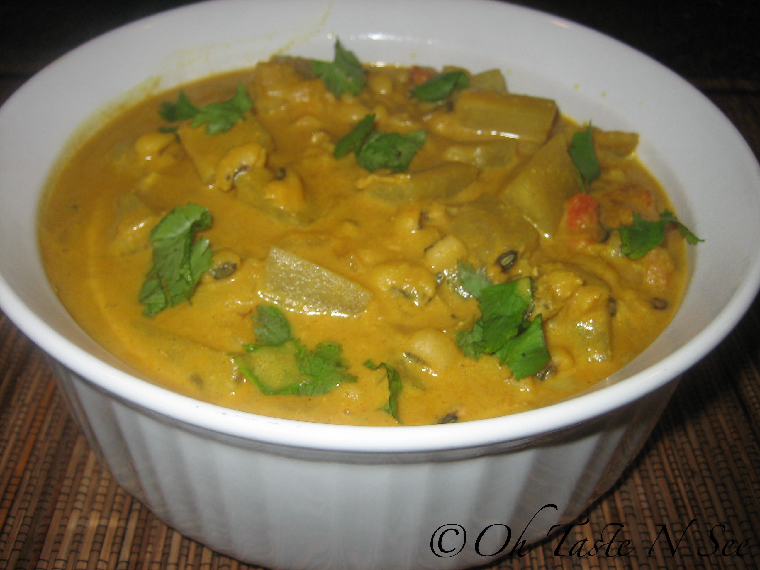 Bottlegourd Black eyed peas kurma