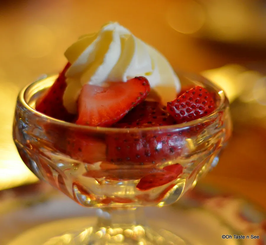 strawberries n creme