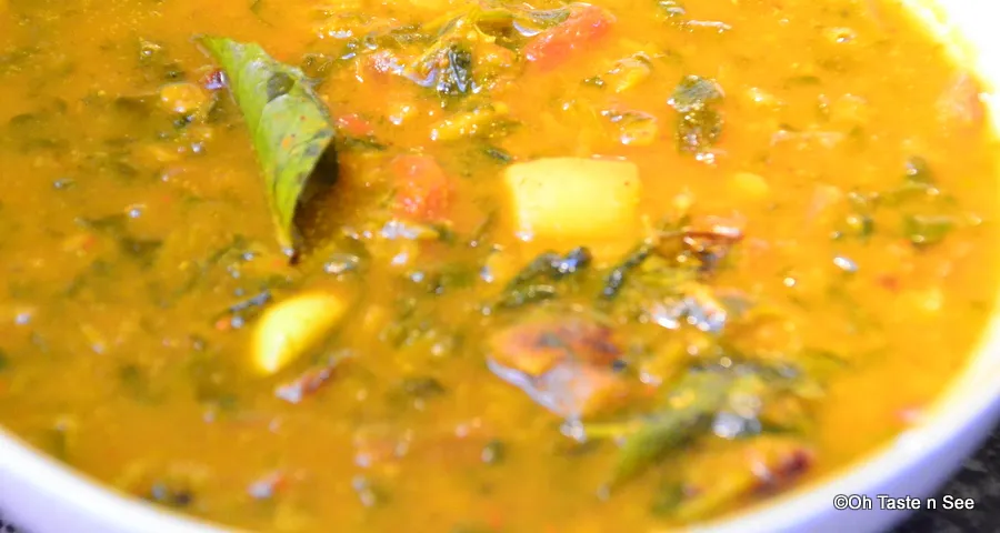 Vendhaya keerai kuzhambu 1