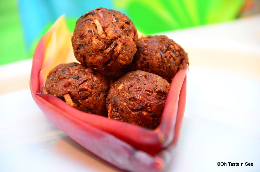 Vazhaipoo Kola Urundai(Spicy fried banana blossom balls)