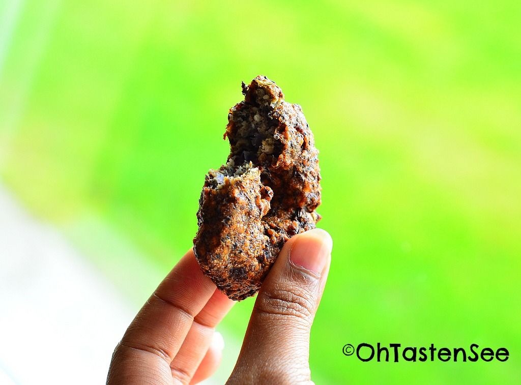 Black Urad Dal vada/Karuppu Ulundhu Medhu Vadai