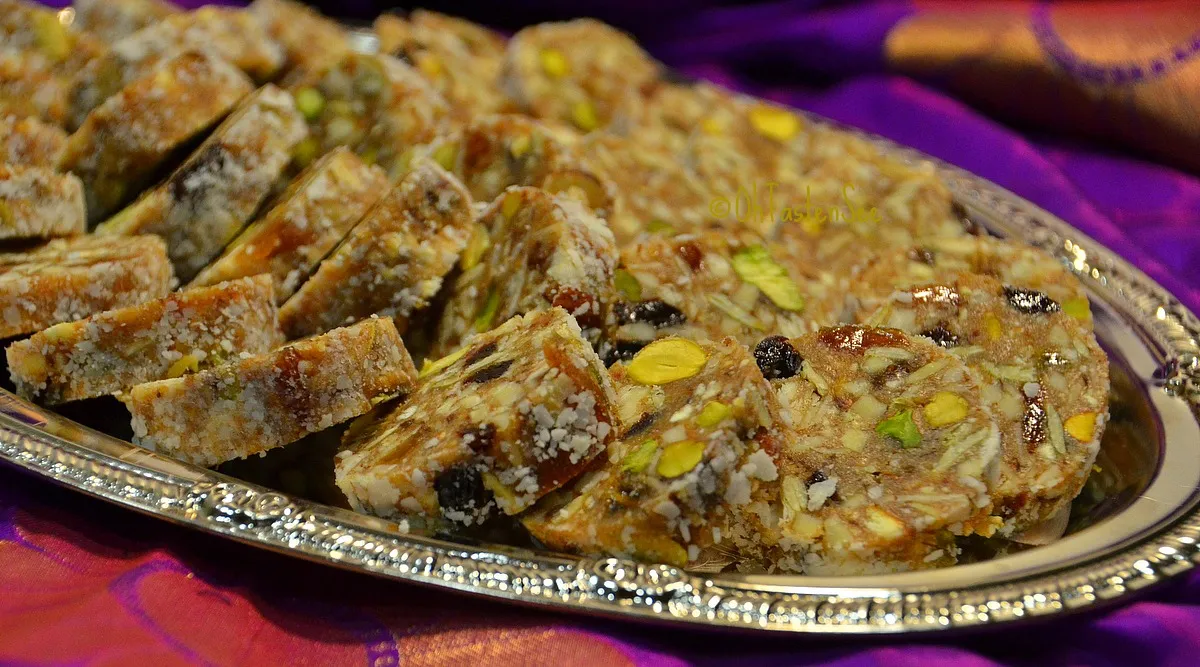 date_nut_rolls3