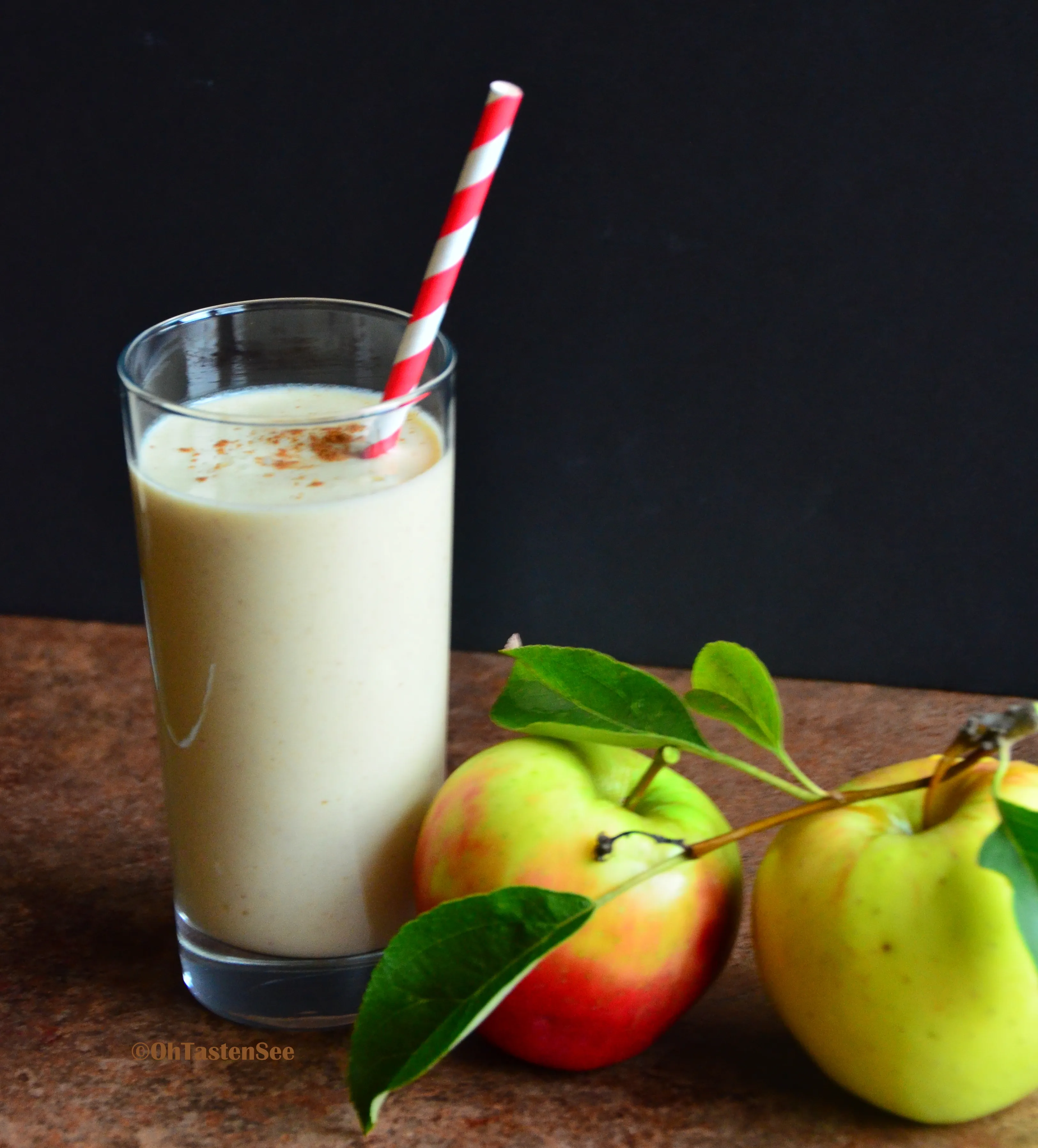 Apple Almond Date Smoothie